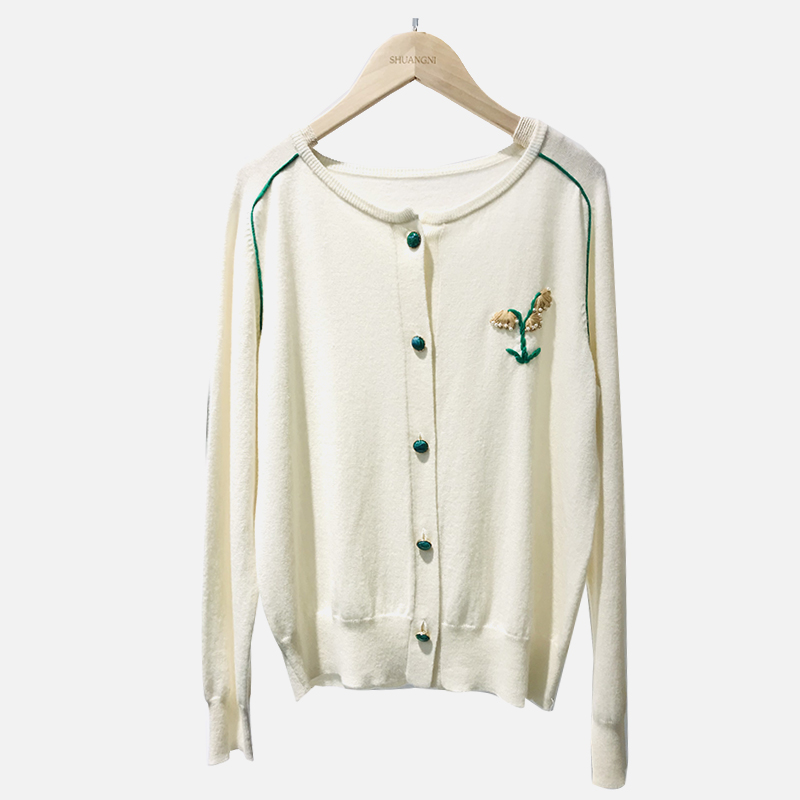 SNS076 เสื้อคาร์ดิแกนผ้าถักคอกลมลายดอกไม้สีขาวเล็กน้อยสไตล์วิทยาลัย